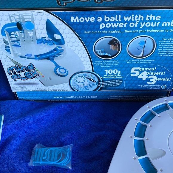 Mind Flex Game 2009 - Picture 2 of 5